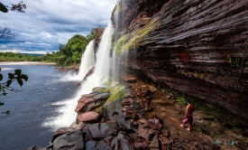 Salto Golondrina at Lake Canaima